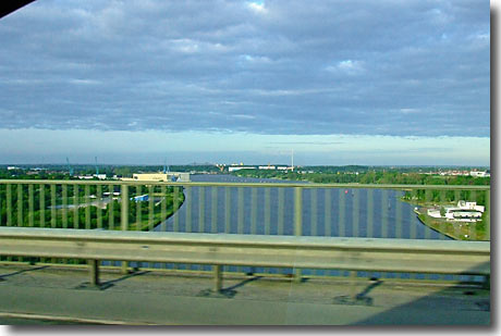 Die Rader-Hochbrücke und der NOK