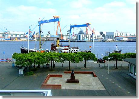 Kiel: Museumshafen und HDW