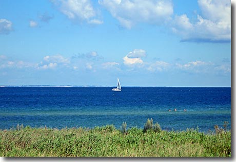 Baden und Segeln an der Ostseeküste