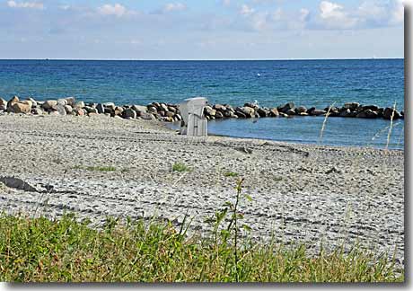 Ostsee, Strandkorb, Buhnen und mehr