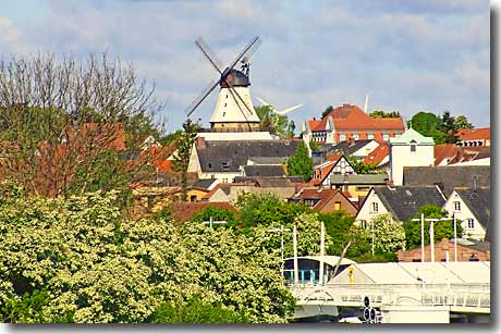 Das Kappelner Stadtbild mit der Mühle