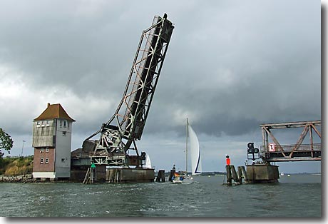 Brückenöffnung in Lindaunis/Schlei