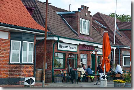 Hafencafé am Tiessenkai in Kiel