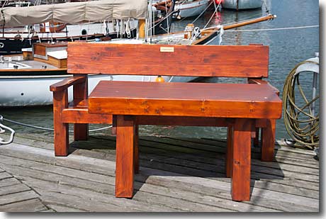 Lügenbank im Kappelner Museumshafen Lügenbank im Kappelner Museumshafen